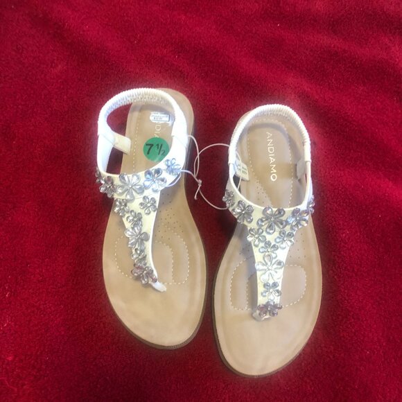 Andiam Floral Thong Strappy Sandal White Women’s Size 7 1/2 - Picture 2 of 4